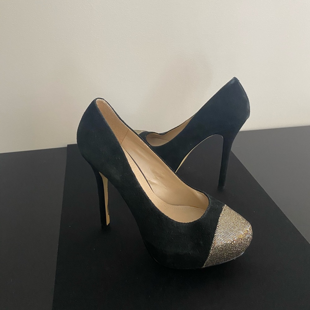 Women’s Steve Madden Black & Gold Suede Heel